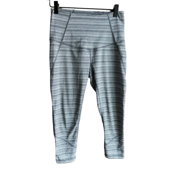 Zella Gray Striped Cropped Leggings - Women's Small - Picture 1 of 6
